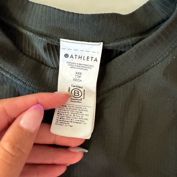 Athlete Ribbed Tank Top - Picture 3 of 3